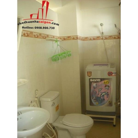 cho thuê nhà mới đẹp, ngay trung tâm quận 3, đường lê văn sỹ giá 20tr