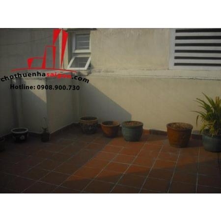 cho thuê nhà mới đẹp, ngay trung tâm quận 3, đường lê văn sỹ giá 20tr