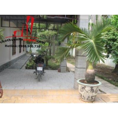 cho thuê biệt thự sân vườn, đường phổ quang, phường thảo điền, giá 2500$/tháng