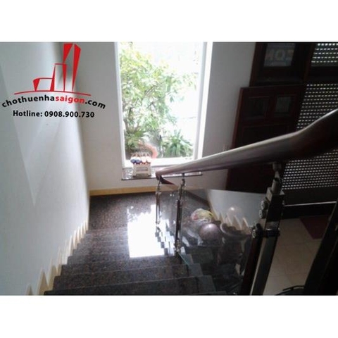 - Cho thuê Nhà trong hẻm xe hơi đường Nguyễn Cửu Vân, P.17, quận Bình Thạnh.