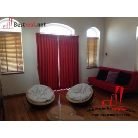 Cho thuê Villa Quận Bình Thạnh, mặt tiền đường Trần Bình Trọng. Giá : 2.200 usd/tháng.