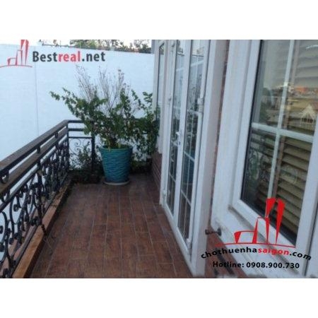 Cho thuê Villa Quận Bình Thạnh, mặt tiền đường Trần Bình Trọng. Giá : 2.200 usd/tháng.