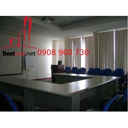 Cho thuê Villa Quận Phú Nhuận, hẻm nội bộ đường Nguyễn Kiệm. Giá : 2.000 usd/tháng.