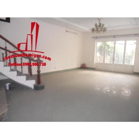 Cho thuê Villa Quận Bình Thạnh, mặt tiền đường Trần Bình Trọng. Giá 2.200 usd/tháng.