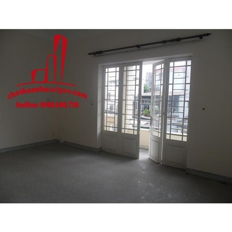 Cho thuê Villa Quận Bình Thạnh, mặt tiền đường Trần Bình Trọng. Giá 2.200 usd/tháng.