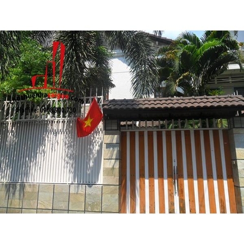 Cho thuê nhà Quận 3, hẻm xe hơi đường Lê văn Sỹ. Giá : 2500$/tháng.