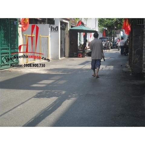 Cho thuê nhà Quận 3, hẻm xe hơi đường Lê văn Sỹ. Giá : 2500$/tháng.