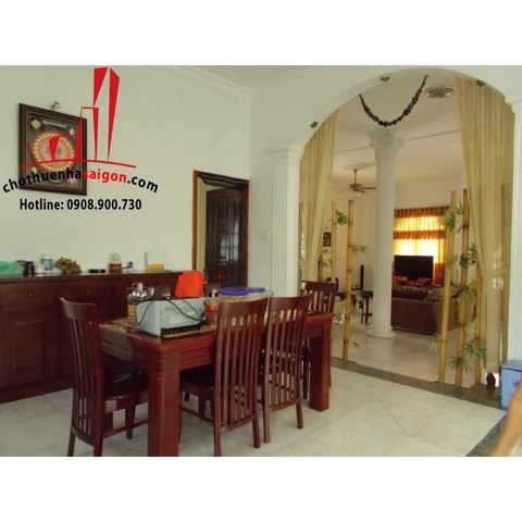 Cho thuê Villa Quận 2, khu Thảo Điền, giá 3000$