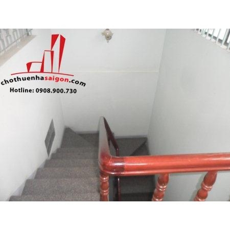 cần cho thuê nhà nguyên căn hẽm đường nguyễn hữu cảnh, quận bình thạnh, giá 10tr