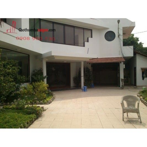Cho thuê Villa Quận 2, khu Thảo Điền, giá 3000$