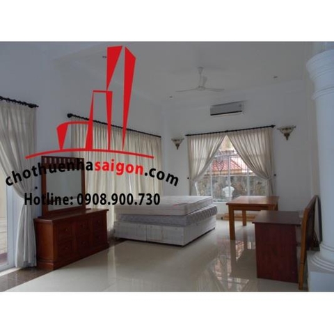 Cho thuê Villa quận 2, khu compound Thảo Điền, giá 4000$