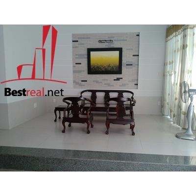 Cho thuê villa Quận Phú Nhuận, Đường Hoa Sữa  khu nội bộ đường Phan Xích Long. Giá : 2500$/tháng