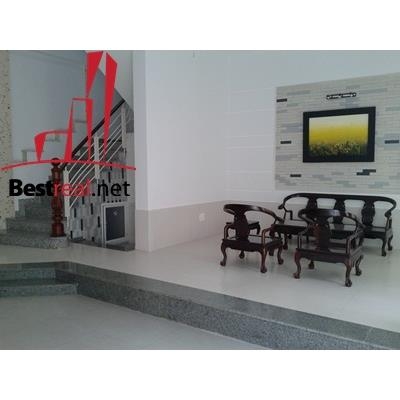 Cho thuê villa Quận Phú Nhuận, Đường Hoa Sữa  khu nội bộ đường Phan Xích Long. Giá : 2500$/tháng