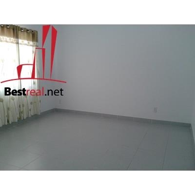 Cho thuê villa Quận Phú Nhuận, Đường Hoa Sữa  khu nội bộ đường Phan Xích Long. Giá : 2500$/tháng