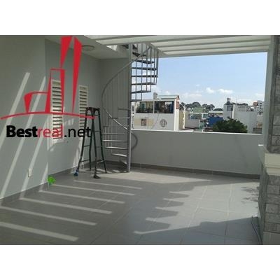 Cho thuê villa Quận Phú Nhuận, Đường Hoa Sữa  khu nội bộ đường Phan Xích Long. Giá : 2500$/tháng