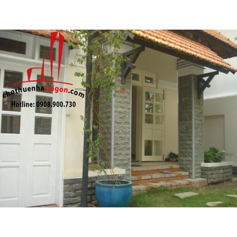 Cho thuê Villa Quận 2, khu Thảo Điền, giá 1500$
