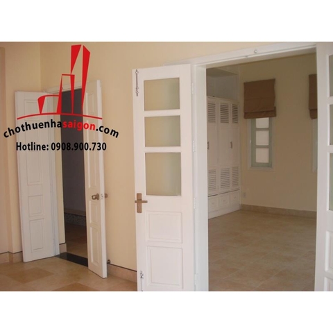 Cho thuê Villa Quận 2, khu Thảo Điền, giá 1500$