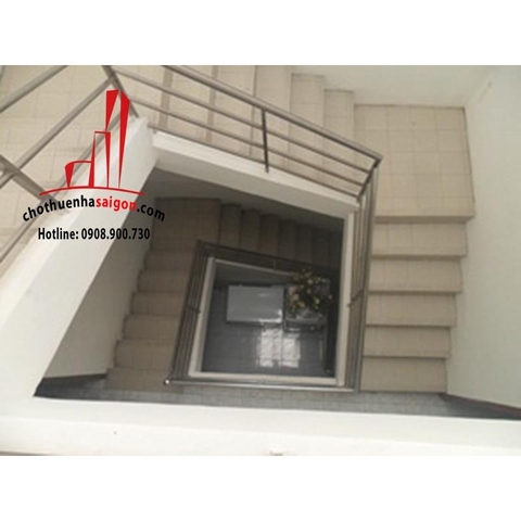 Cho thuê nhà quận Phú Nhuận, mặt tiền đường Nguyễn Trọng Tuyển, quận Phú Nhuận, Giá: 17 Triệu