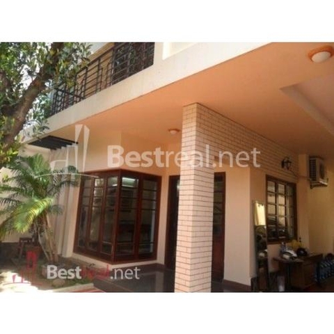 Cho thuê villa Quận Phú Nhuận, hẻm xe hơi Đường Trương Quốc Dung. Giá : 2.500 usd/tháng