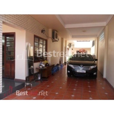 Cho thuê villa Quận Phú Nhuận, hẻm xe hơi Đường Trương Quốc Dung. Giá : 2.500 usd/tháng