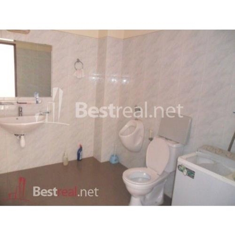 Cho thuê villa Quận Phú Nhuận, hẻm xe hơi Đường Trương Quốc Dung. Giá : 2.500 usd/tháng