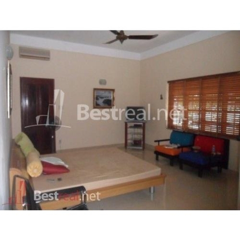 Cho thuê villa Quận Phú Nhuận, hẻm xe hơi Đường Trương Quốc Dung. Giá : 2.500 usd/tháng