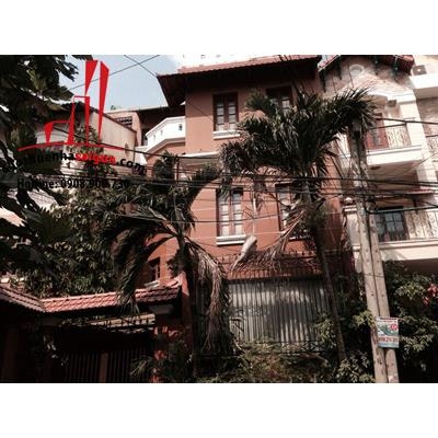 cho thuê villa đường quốc hương, phường thảo điền, quân 2, giá cho thuê:1800$tháng