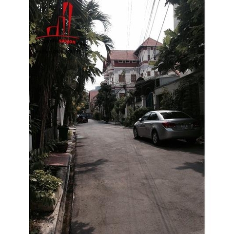 cho thuê villa đường quốc hương, phường thảo điền, quân 2, giá cho thuê:1800$tháng