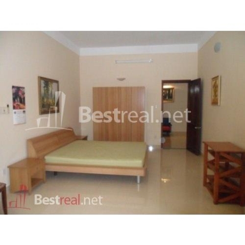 Cho thuê villa Quận Phú Nhuận, hẻm xe hơi Đường Trương Quốc Dung. Giá : 2.500 usd/tháng