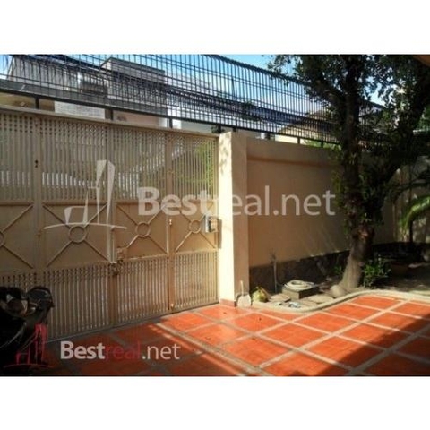 Cho thuê villa Quận Phú Nhuận, hẻm xe hơi Đường Trương Quốc Dung. Giá : 2.500 usd/tháng