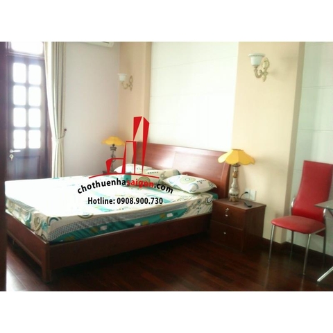 cho thuê biệt thự quận 2, đường nguyễn văn hưởng giá 1500$