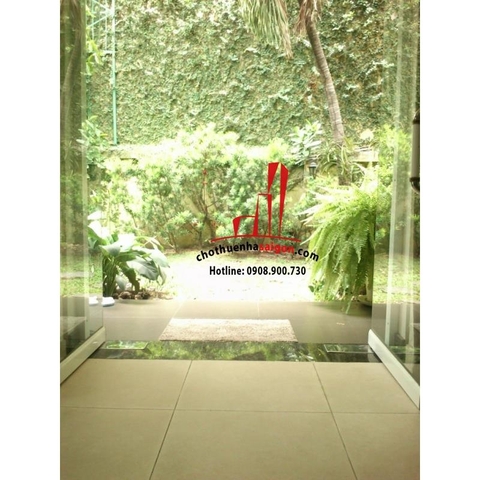 Cho thuê Villa quận Bình Thạnh - hẻm xe hơi đường D2. Giá 3000 usd/tháng