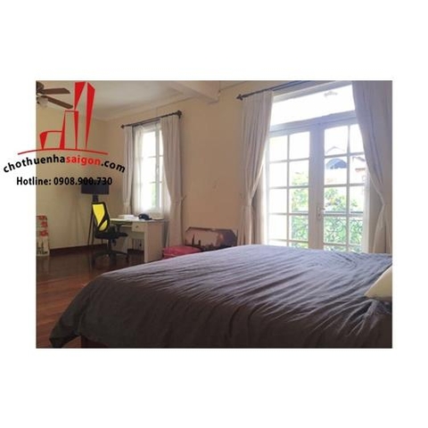 cần cho thuê biệt thự đẹp đường nguyễn văn hưởng,phường thảo điền quận 2, giá cho thuê:2400$/tháng