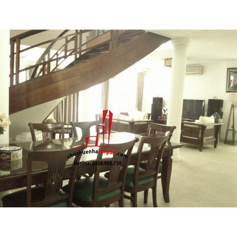 Cho thuê Villa quận Bình Thạnh - hẻm xe hơi đường D2. Giá 3000 usd/tháng