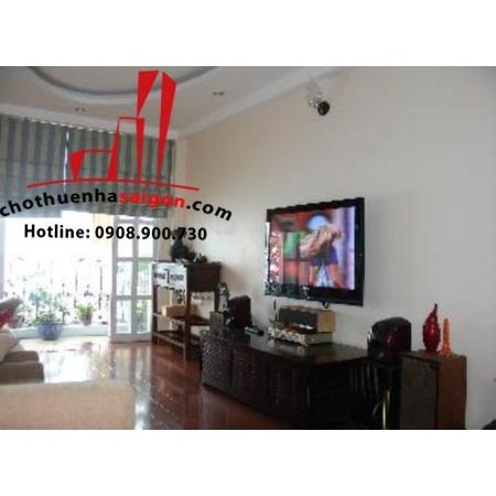 cho thuê nhà nguyên căn đường cách mạng tháng 8 quận 3, giá 800$