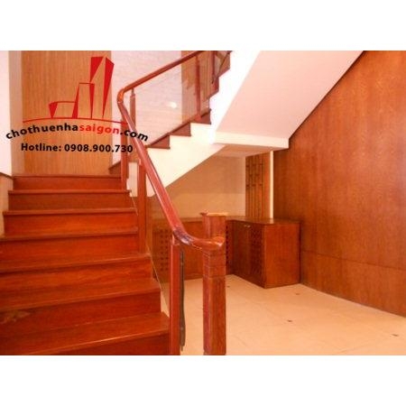 cần cho thuê biệt thự cao cấp  saigon pear villa , 91 nguyễn hữu cảnh, quận bình thạnh, gía 3800$/tháng