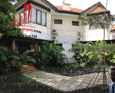 cần cho thuê villa khu combound có 4 căn đường nguyễn văn hưởng quận 2, giá cho thuê:2700$/tháng
