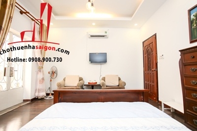 cần cho thuê biệt thự nguyên căn đường nguyễn cửu vân, phường 17, quận bình thạnh, giá cho thuê:3700$/tháng
