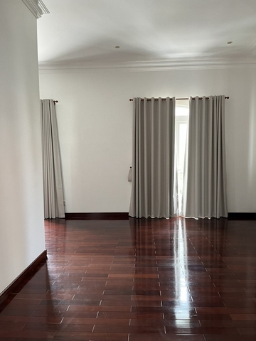Cần cho thuê căn biệt thự ngay trung tâm phường thảo điền,quận 2