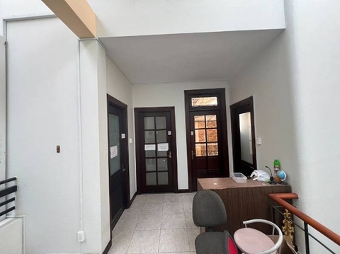 cho thuê villa mặt tiền đường nguyễn trọng tuyển quận phú nhuân giá 65tr/tháng