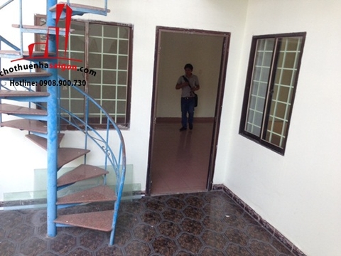 cần cho thuê nhà nguyên căn mặt tiền đường hai bà trưng quận 1, giá cho thuê:6000$/tháng