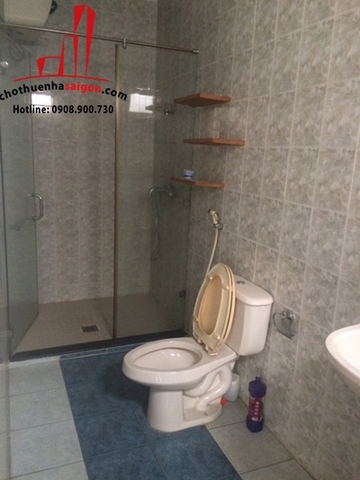 cho thuê biệt thự đường ung văn khiêm , p25, quận bình thạnh, giá cho thuê:2000$/tháng