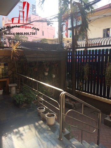 cho thuê biệt thự đường ung văn khiêm , p25, quận bình thạnh, giá cho thuê:2000$/tháng