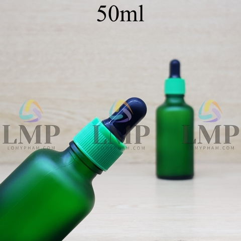 Chai tinh dầu phun mờ nắp bóp khoen nhựa sọc 50ml
