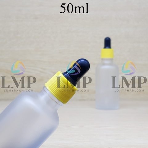 Chai tinh dầu phun mờ nắp bóp khoen nhựa sọc 50ml