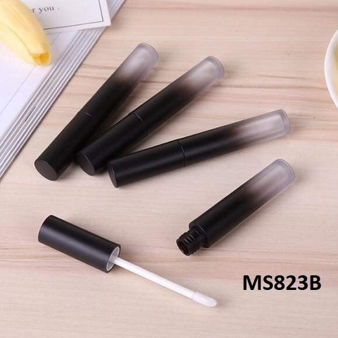 Lip tròn ombre phần trên nắp đen 5ml