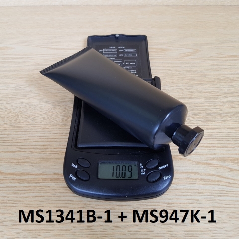 Tuýp tròn đen nhám nắp đen 100ml