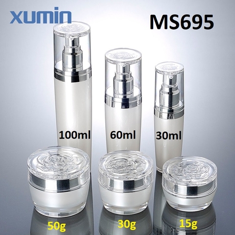 Bộ hoa hồng trắng nhũ nắp bạc