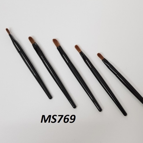 Cọ môi màu đen 7.5cm