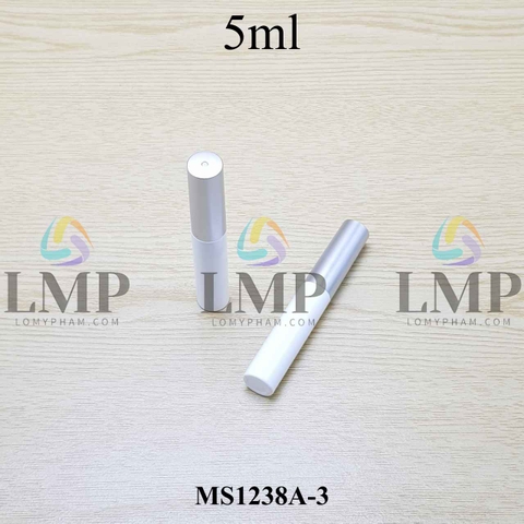 Cây eyeliner thân trắng nắp xi 5ml